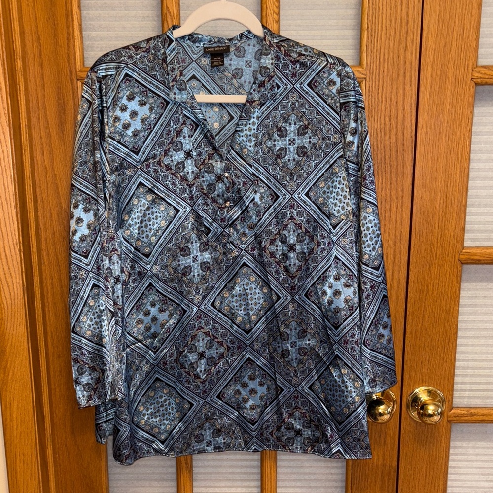 EUC Lane Bryant Satin Blue Patterned Blouse